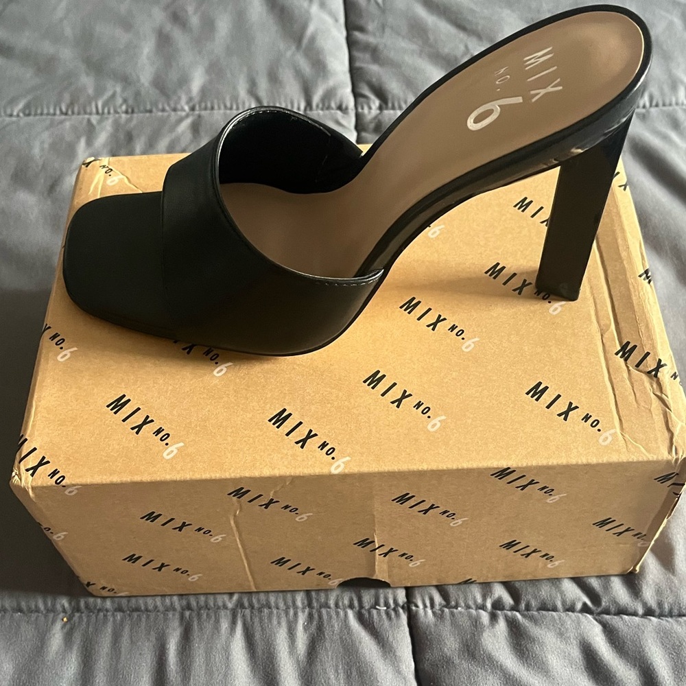 New, Never worn, Mix No. 6  Heels Color:Black Size: 7 1/2